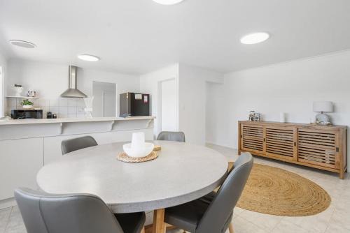 Hayborough House | Albatross-96 Albatross Ave Hayborough - No Linen Included