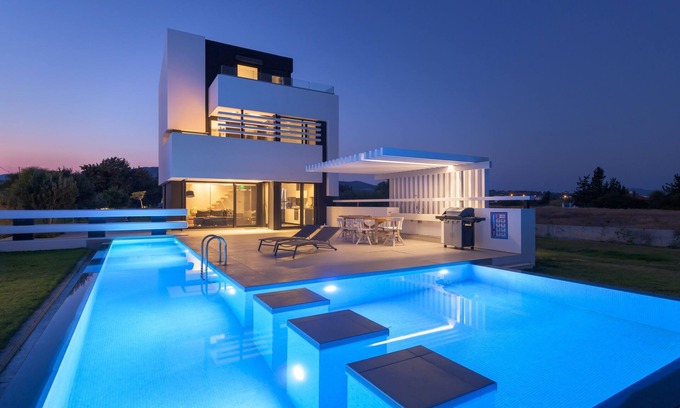 Gennadi Villa | Albatross Beach Front Villas