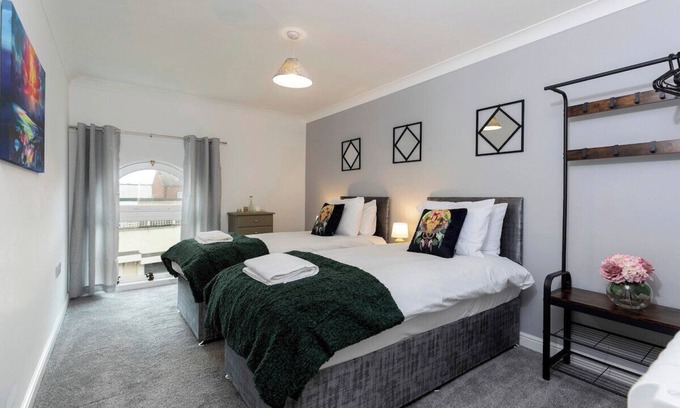 Middlesbrough Apartment | Albert Park View (free parking!)