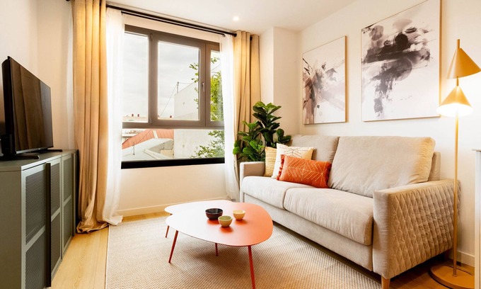 Ciudad Lineal Apartment | Alcala X apartament in Madrid