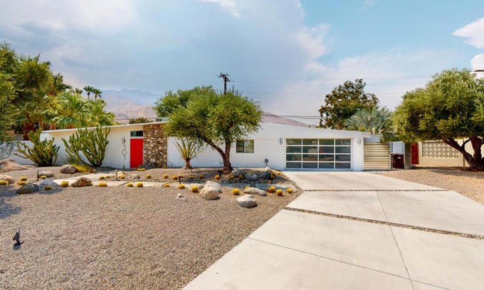 Racquet Club Estates House | Alexander in the Sun Permit# 3875