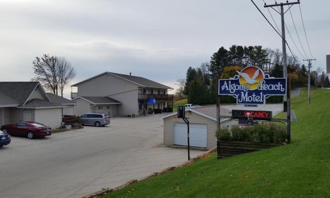 Algoma Hotel | Algoma Beach Motel