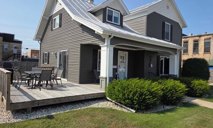 Algoma House | Algoma Retreat - Fishing, Family, Fun, Door County