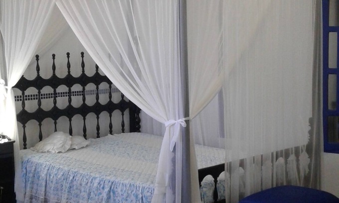 Puerto Seguro Center Apartment | All close by! Beautiful colonial apartment in the center of Porto Seguro, sea view.