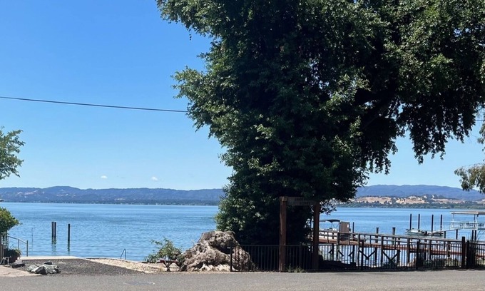 Nice Cabin | ALL INCLUSIVE AMENITIES:Kayak,SUP,Pedal Boat,PingPong,Pickleball,Movie Nt &MORE!