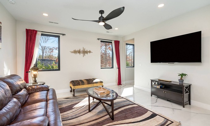 Matthews Apartment | All New spacious cozy in-law suite 1BD minutes to highway 485 & 74