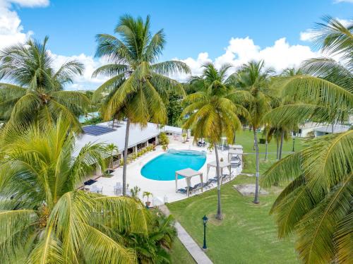 Sunset Crest Hotel | All Seasons Resort