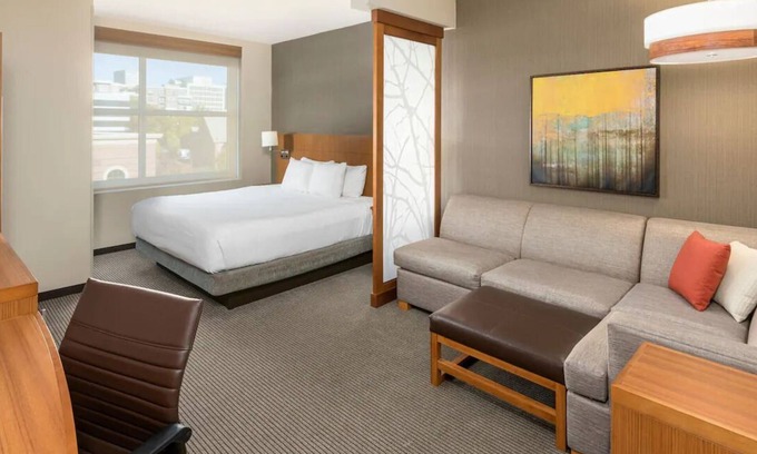 Greenville Downtown Hotel | All You Need for a Fun Vacay! 4 Units Onsite Parking, Pets Allowed, Indoor Pool!