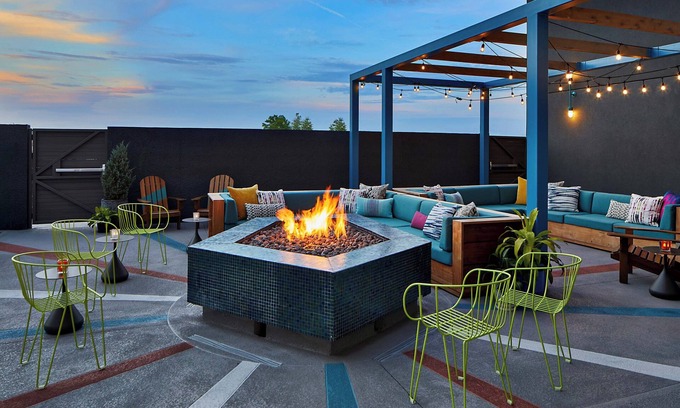 Twin Brook Hotel | Aloft Chattanooga Hamilton Place