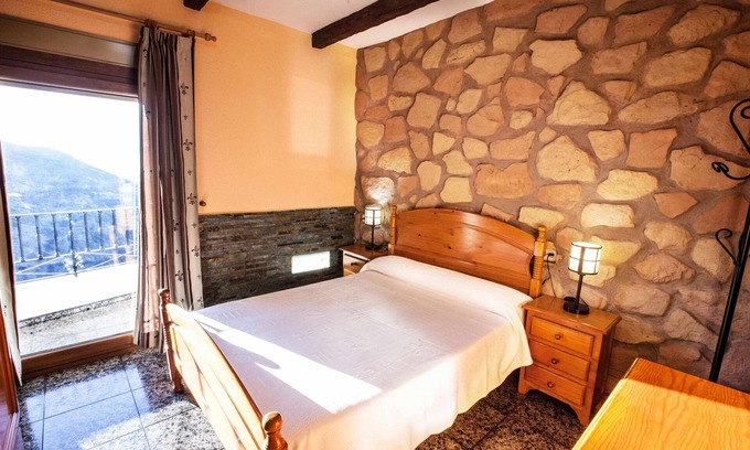 Mecina Bombaron Apartment | Aloj. Rural El Castillo 4 people Spa and pool