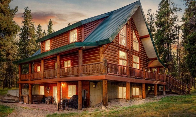Island Park Cabin | Alpenglow Retreat | Hot Tub | 2 Cabins
