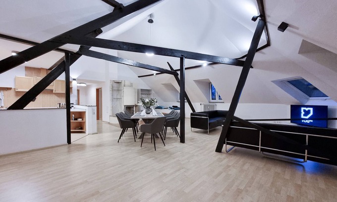 Bockum Apartment | Alpha Apartments: XXL Dachstudio, 8 Bett, Terrasse