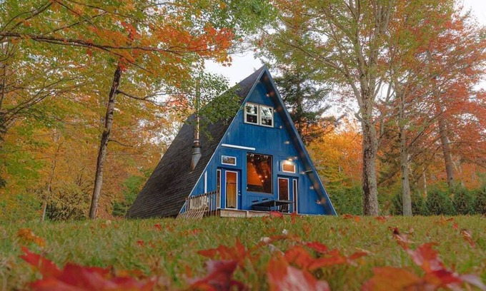 Wilmington Cabin | Alpine A-Frame - midcentury cabin by Lake Raponda