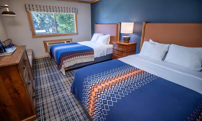 Mammoth Lakes Hotel | Alpine Room for Adventure Seekers Near Devils Postpile & Mammoth Ski Trails