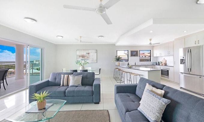 Darwin City Centre Apartment | Alta Vista City View Oasis in the Heart of Darwin