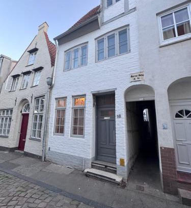 Luebeck Old Town House | Altstadthaus No 18
