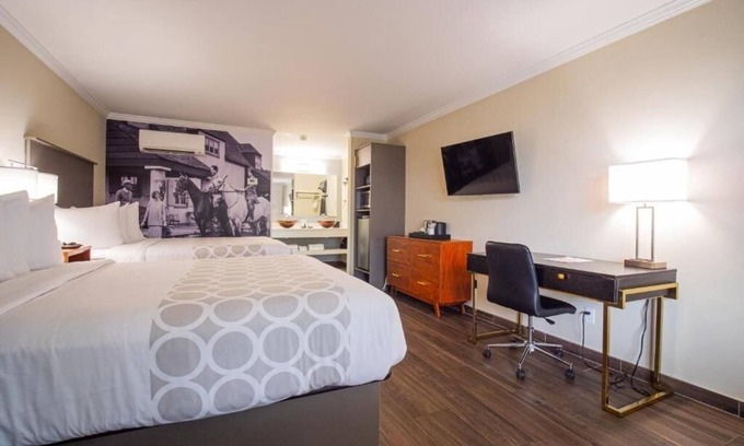 Ocala Apartment | Always a Great Idea To Unwind! Free Parking, Onsite Pool, Free Breakfast