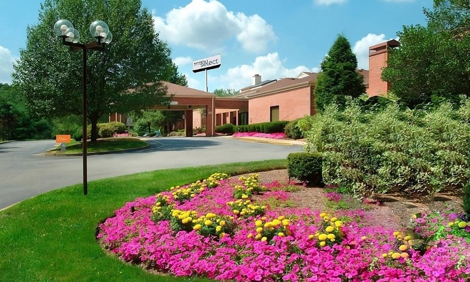 Foxboro Hotel | Always a Great Idea To Unwind! 3 Relaxing Units, Near Gillette Stadium