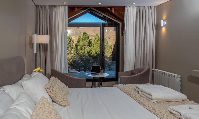 Alumine Hotel | Amérian Aluminé