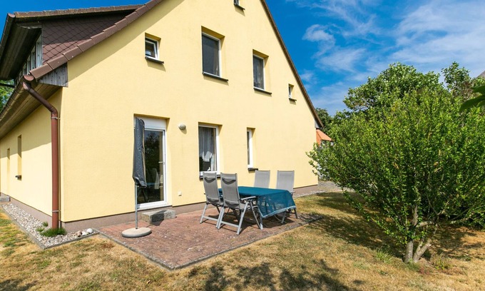 Waase Apartment | Am Strom by Interhome