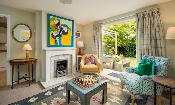 Bembridge Apartment | Amandil spacious 4 bedroom cottage in Bembridge