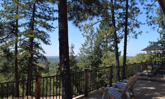 Placerville House | Amantes de vino (Wine Lovers)