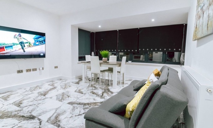 Coulsdon West Apartment | Amazing 2Bed Apartment, with WiFi