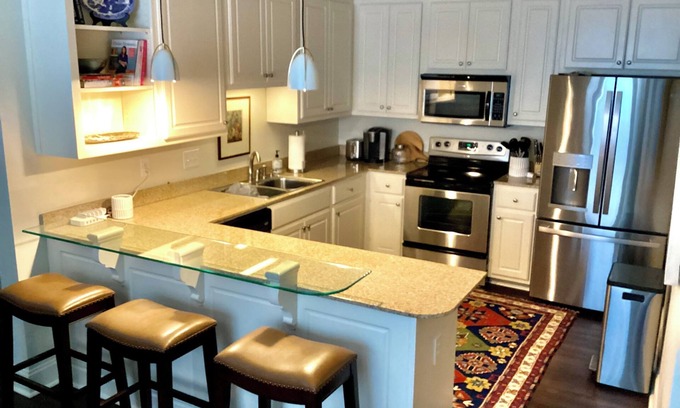 Oxford Condo | Amazing 3-bedroom condo walking distance to campus and the stadium!