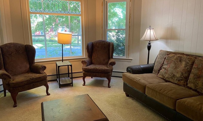 Willmar House | AMAZING 5-BEDROOM-HOST UP TO 10 PEOPLE