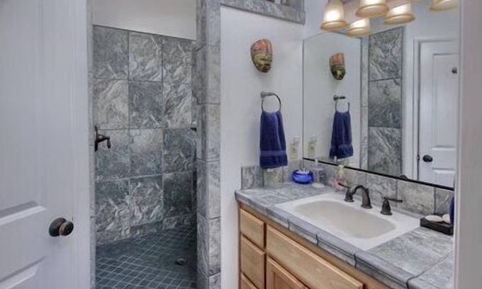 Park Hill House | Amazing Ampersand on Parkhill