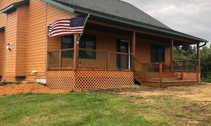 Elizabeth Cabin | Amazing Cabin Overlooking Hells Branch Valley