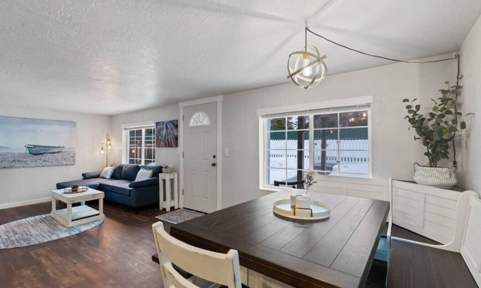 Coeur d'Alene House | Amazing Coeur d' Alene Sander's Beach Bungalow