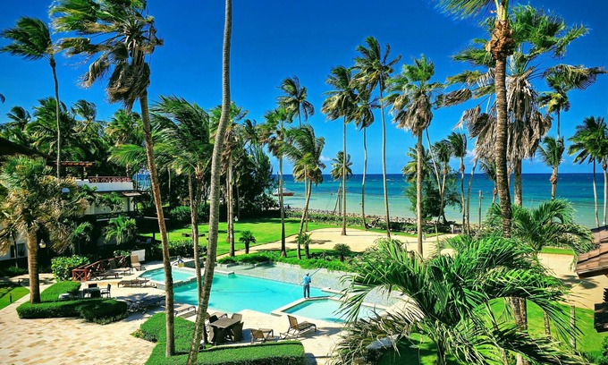 Puerto Bahia Apartment | Amazing Direct Ocean Beach Views 4BR Penthouse Pools/BBQ