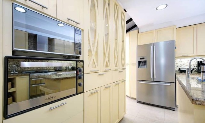 Cali House | amazing experience in our luxurious house, Breakfast , maid on site! Etc.