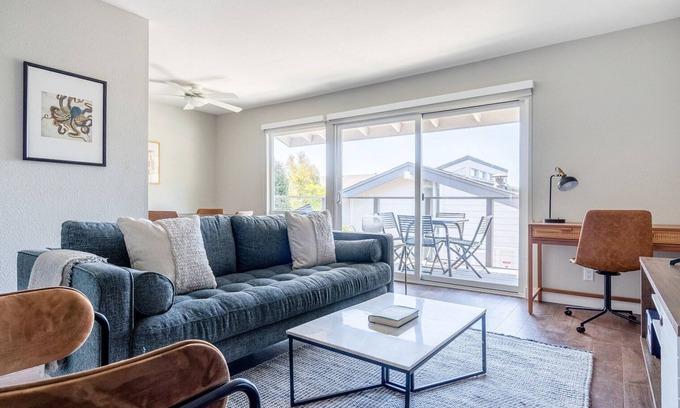 Foster City Apartment | Amazing Foster City 1BR w/Pool, W/D, Gym, near highways, by Blueground