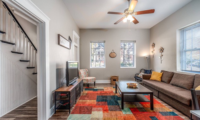 St. Charles Historic District House | Amazing historic home from 1860!
