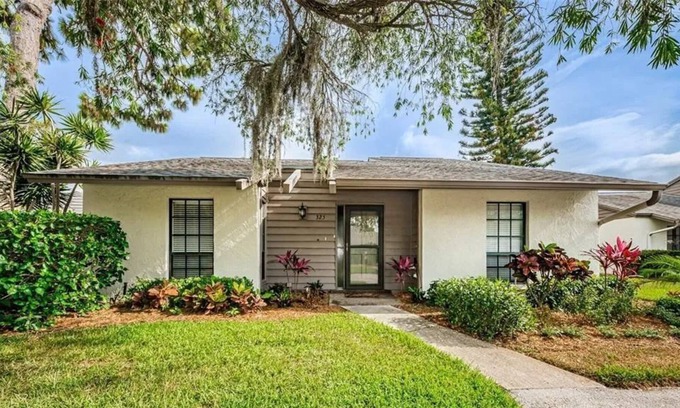 Tarpon Springs Villa | Amazing location - with-in 3 minutes walking distance to Gulf of Mexico