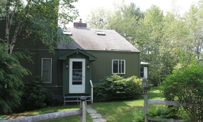 Newbury House | Amazing Mt. Sunapee Region Home Convenient for many activities! Winter Is Open!