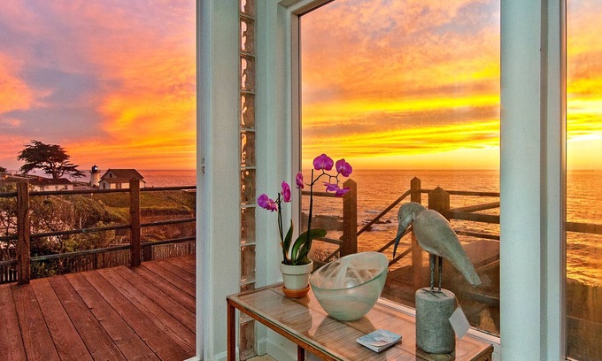 Montara House | Amazing oceanfront 3 Bedroom/2 Bathroom home for 30 day or more rentaln