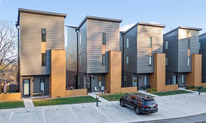 Missionary Ridge House | Amazing Panoramic Views From This Luxury Retreat, Enjoy The Sauna On Top Deck.