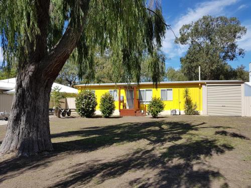 Ravenswood House | Amazing River House