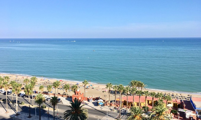 Torrequebrada Apartment | Amazing sea front apartment!