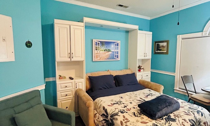 Arcadian Shores Condo | Amazing Studio, 5 minutes to the Private Beach.