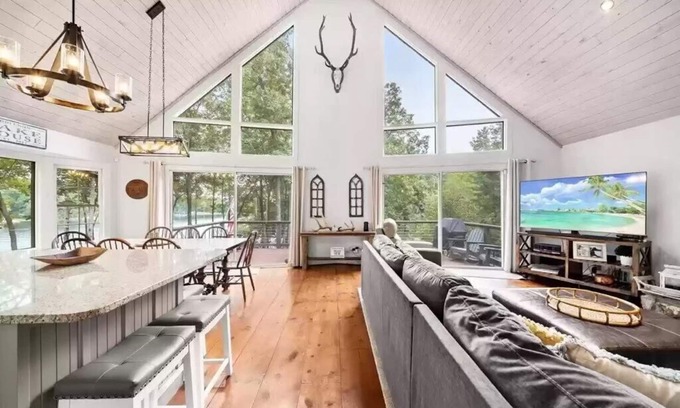 Lake Oconee House | Amazing view, deep water cove, huge firepit… 2 SUPs and 2 kayaks included