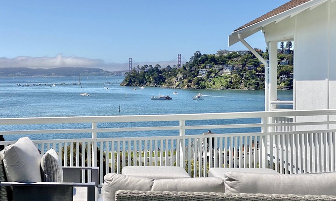 Belvedere Tiburon House | Amazing Views and Walkable to Downtown! Historic 3/2 Home, Sleeps 8
