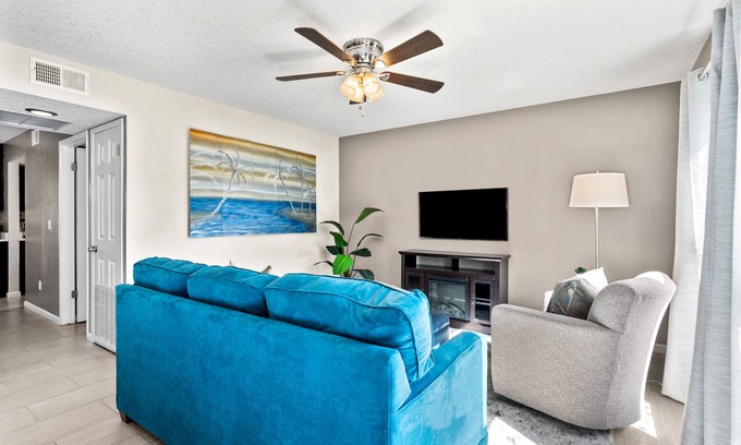 Fernandina Beach House | Amelia Island Updated townhome 2 blocks from beach. pool and tennis courts