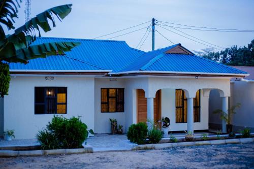 Manyoni House | Amellie's Home Safari