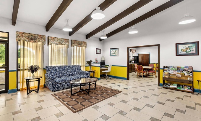 Aberdeen Hotel | Americas Best Value Inn and Suites Aberdeen