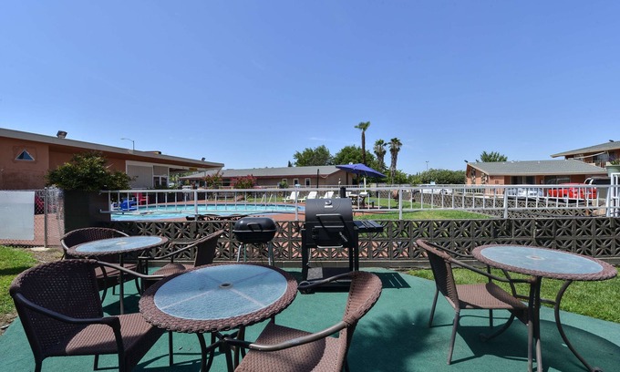 Red Bluff Hotel | Americas Best Value Inn Red Bluff