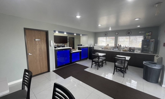 Gila Bend Hotel | Americas Choice Inn And Suites